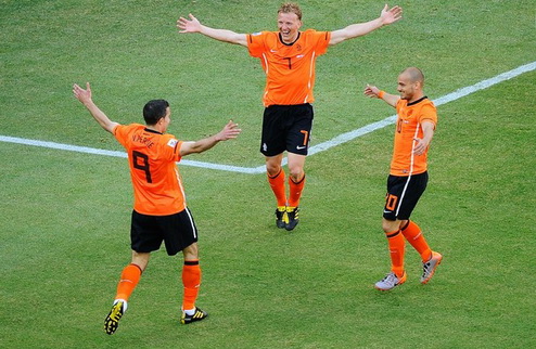 Голландия-Дания 2:0
